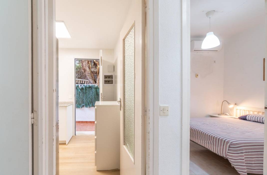 Resale - Villa - Torrevieja