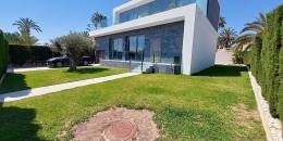 Resale - Villa - Torrevieja