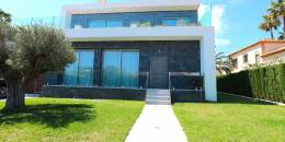 Resale - Villa - Torrevieja