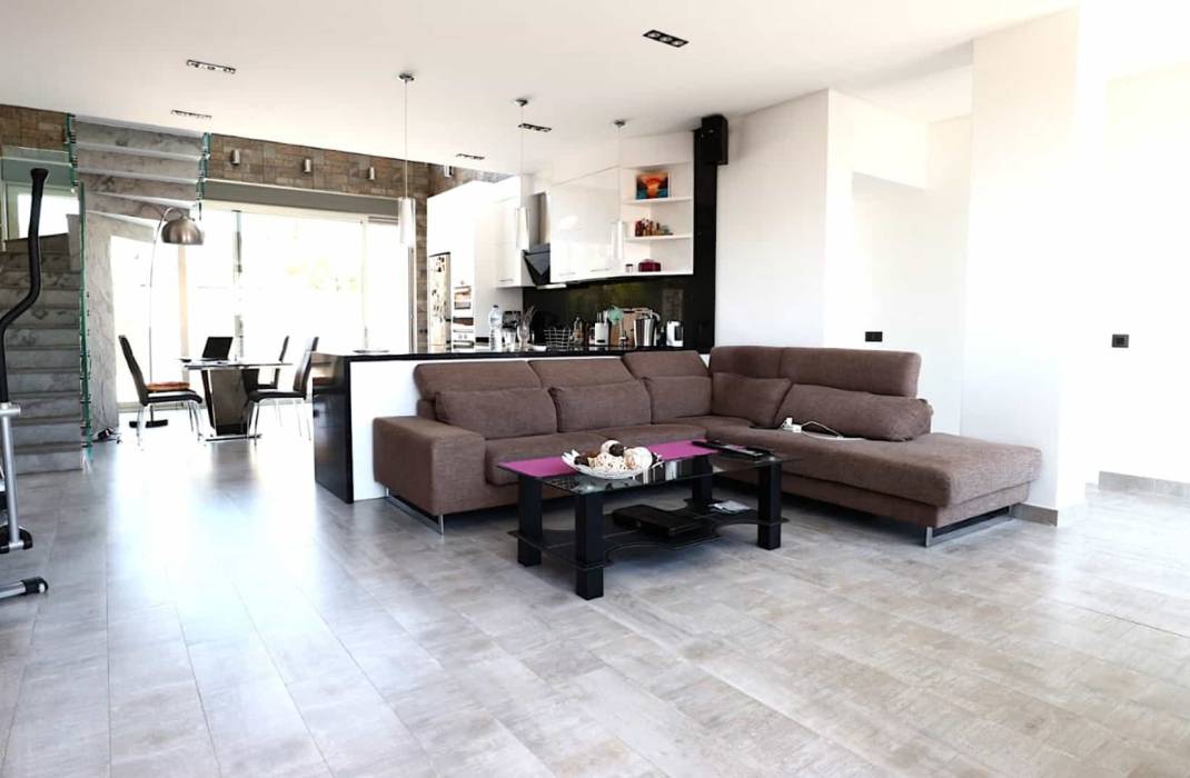 Resale - Villa - Torrevieja