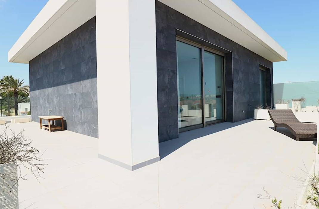 Resale - Villa - Torrevieja