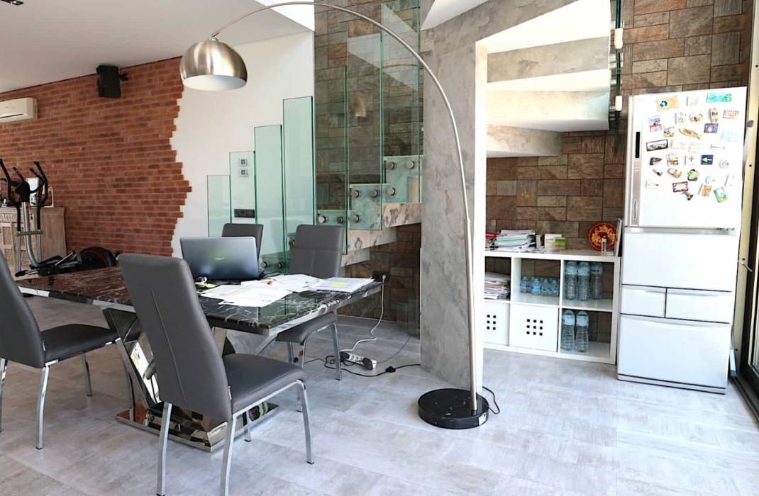 Resale - Villa - Torrevieja