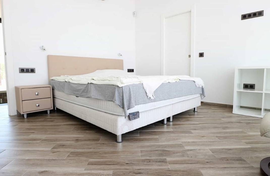 Resale - Villa - Torrevieja