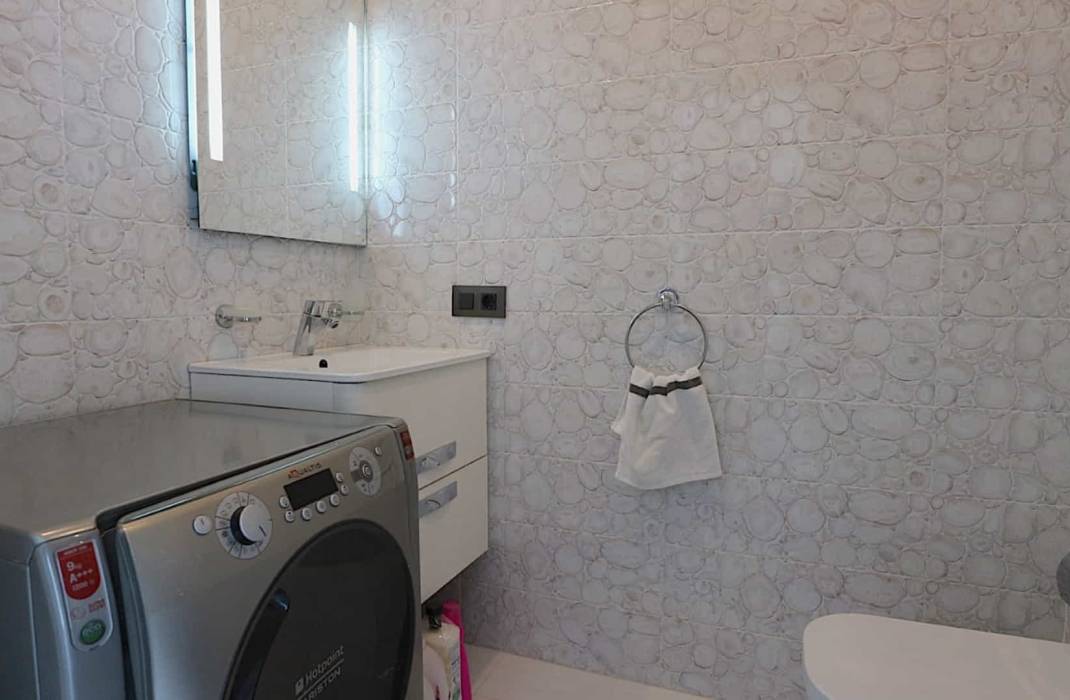 Resale - Villa - Torrevieja