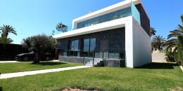 Resale - Villa - Torrevieja
