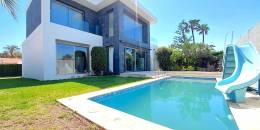 Resale - Villa - Torrevieja