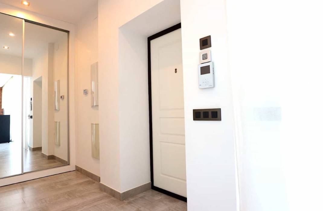 Resale - Villa - Torrevieja