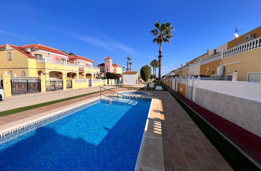 Revente - Apartment / flat (1) - Orihuela Costa