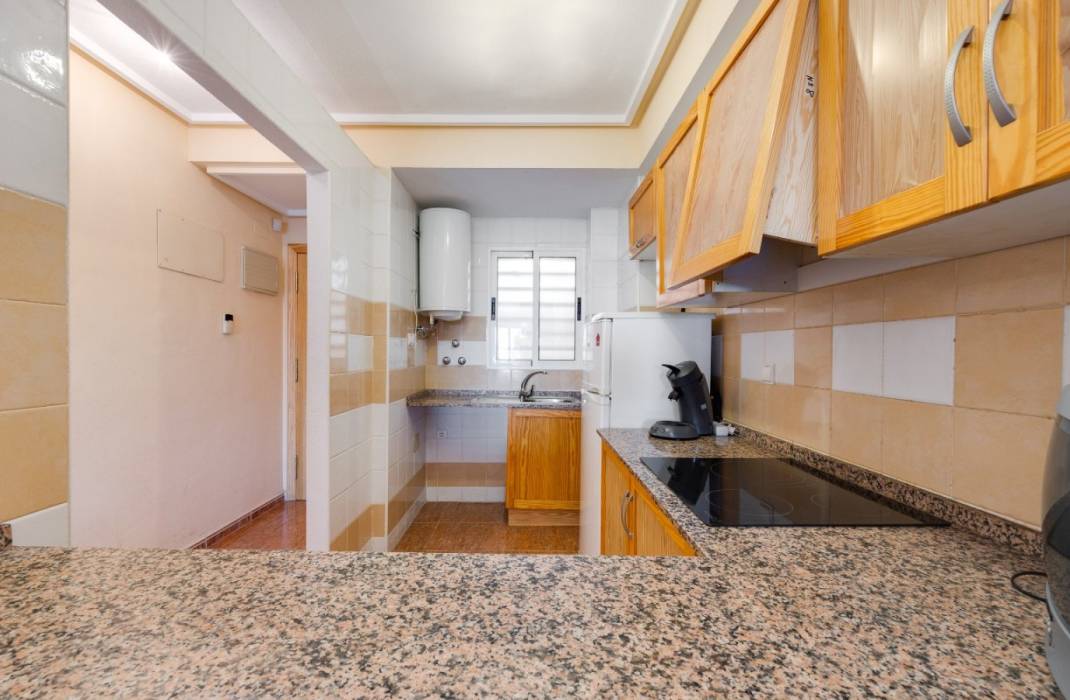 Revente - Appartement - Torrevieja - Caritas m 2