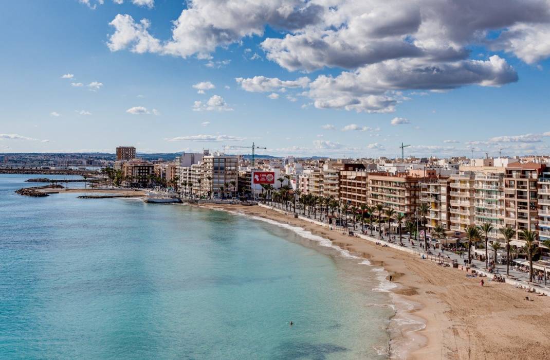 Revente - Appartement - Torrevieja - Caritas m 2