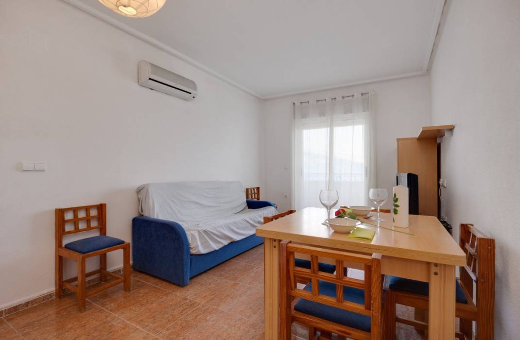 Revente - Appartement - Torrevieja - Caritas m 2