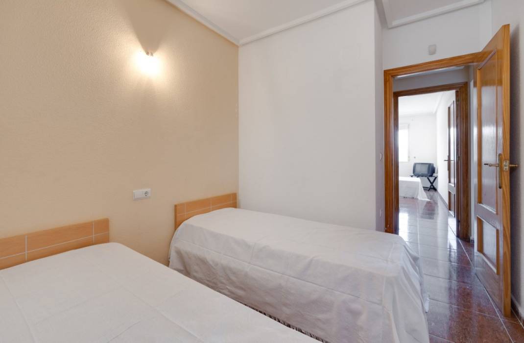 Revente - Appartement - Torrevieja - Caritas m 2