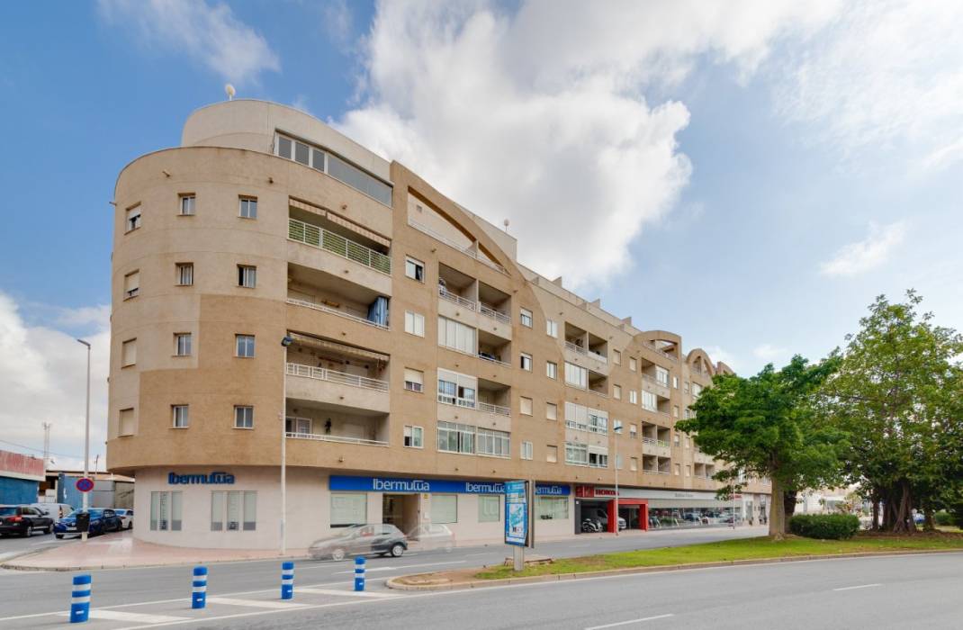 Revente - Appartement - Torrevieja - Caritas m 2