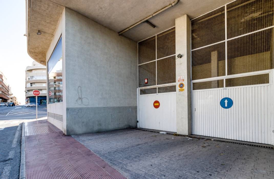 Revente - Appartement - Torrevieja - Caritas m 2
