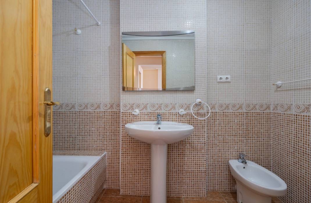 Revente - Appartement - Torrevieja - Caritas m 2