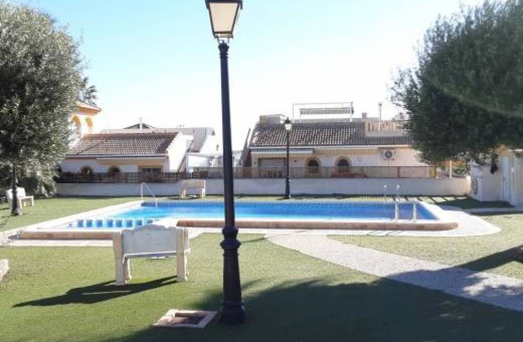 Revente - Bungalow - Los Montesinos - Urbanizacion montesol