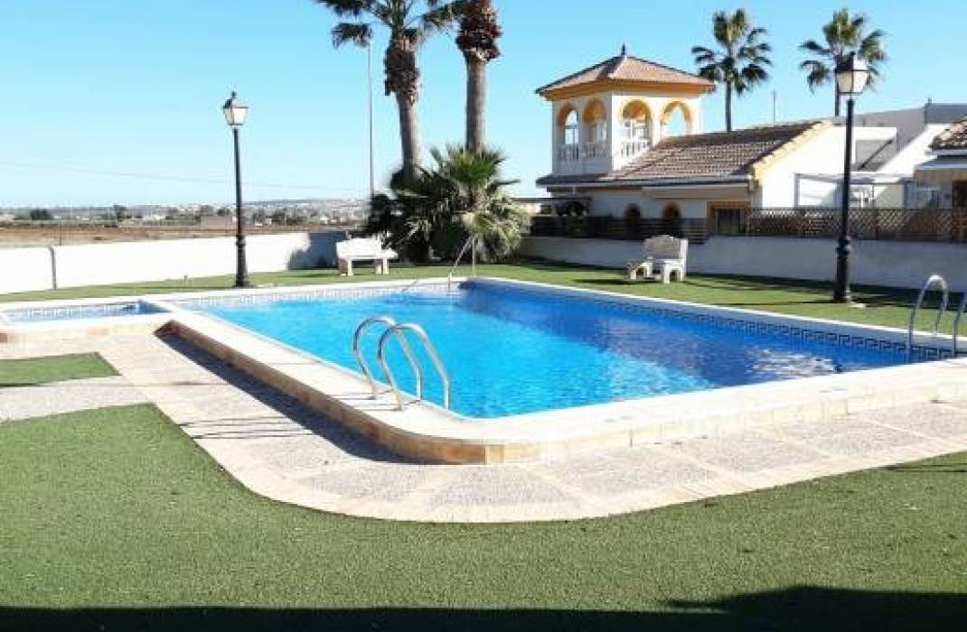 Revente - Bungalow - Los Montesinos - Urbanizacion montesol