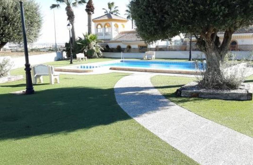 Revente - Bungalow - Los Montesinos - Urbanizacion montesol