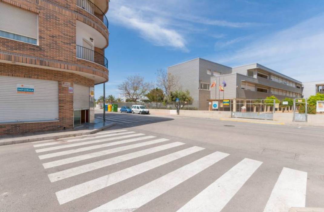 Revente - commercial - Almoradi