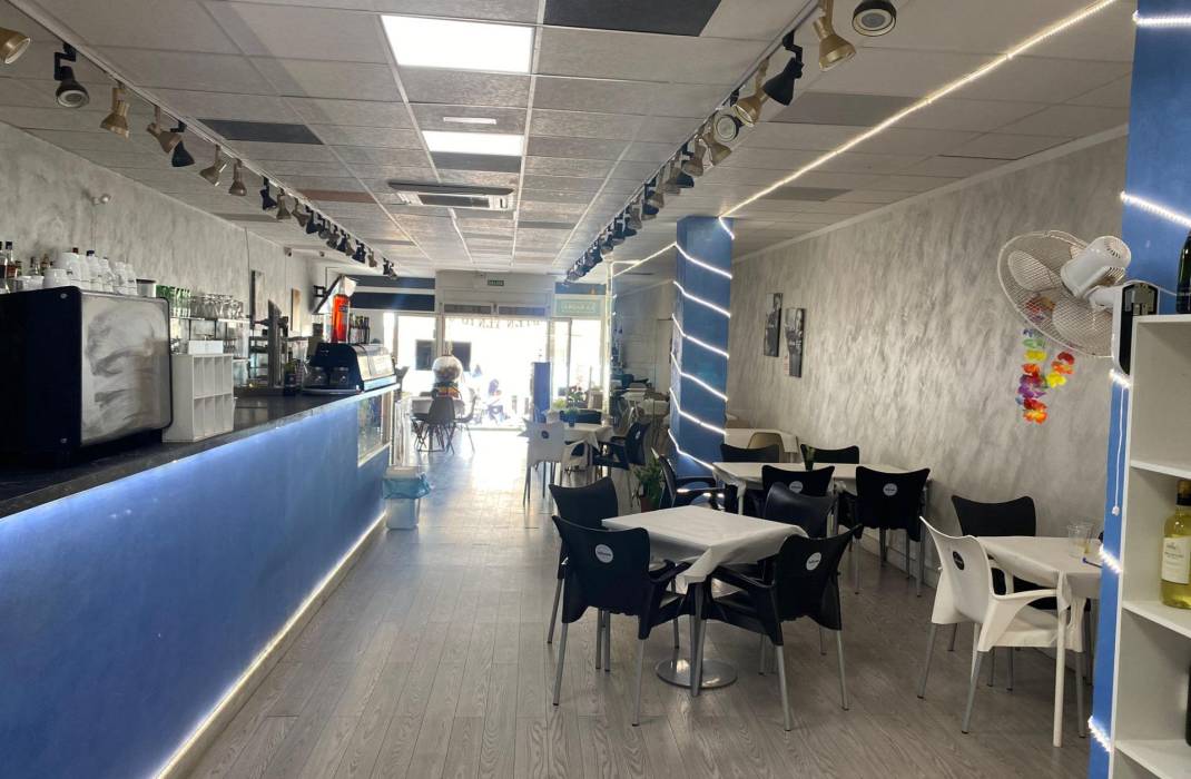 Revente - Commercial Unit - Torrevieja - Playa del cura