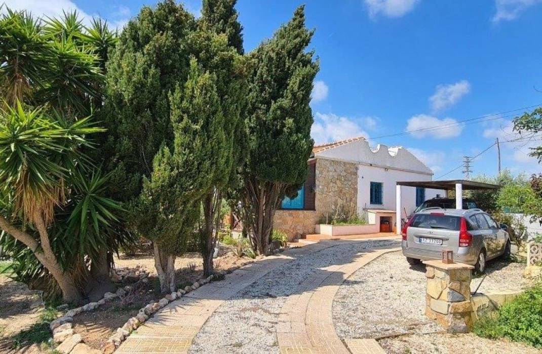 Revente - Finca - Los Montesinos