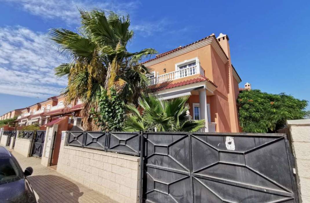 Revente - Maison / Villa individuelle - Almoradi