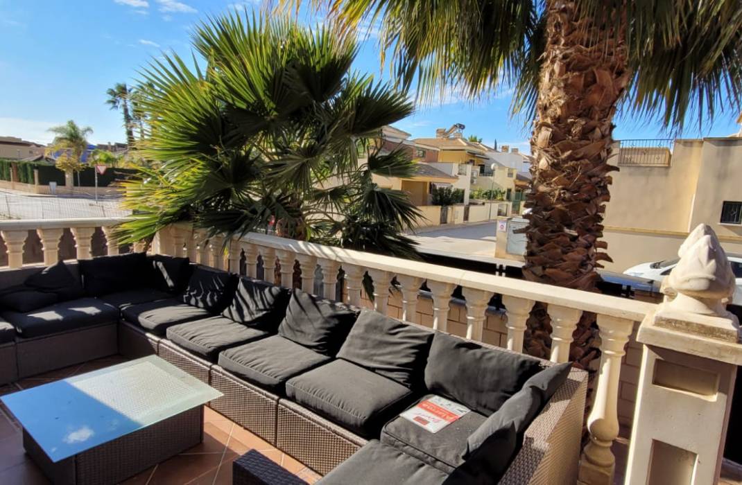 Revente - Maison / Villa individuelle - Almoradi