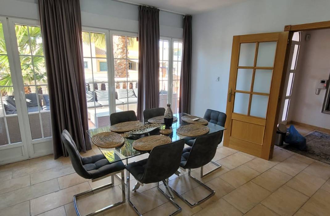 Revente - Maison / Villa individuelle - Almoradi