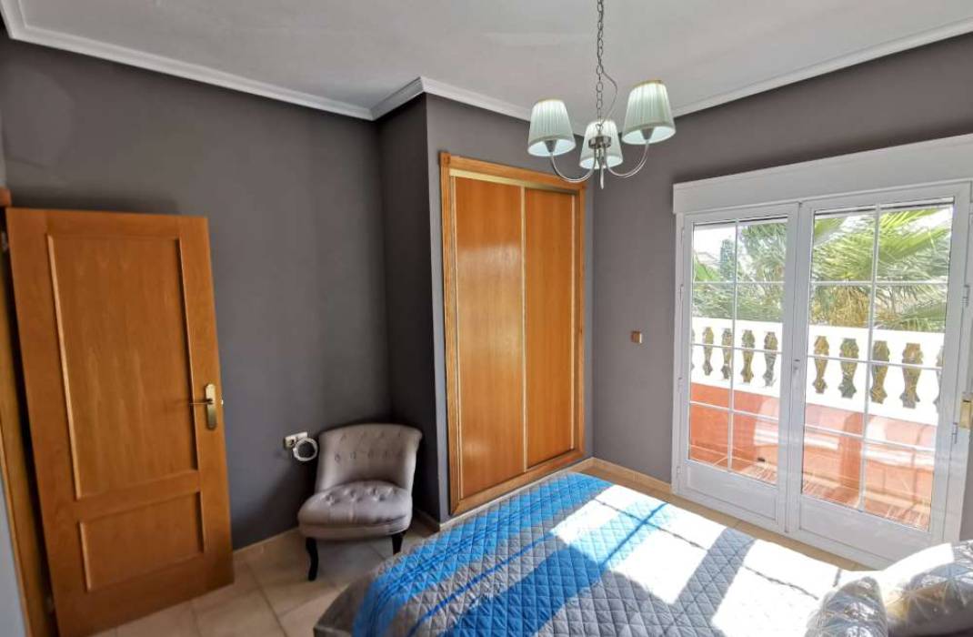 Revente - Maison / Villa individuelle - Almoradi