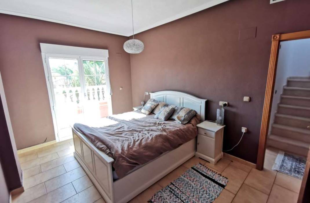 Revente - Maison / Villa individuelle - Almoradi