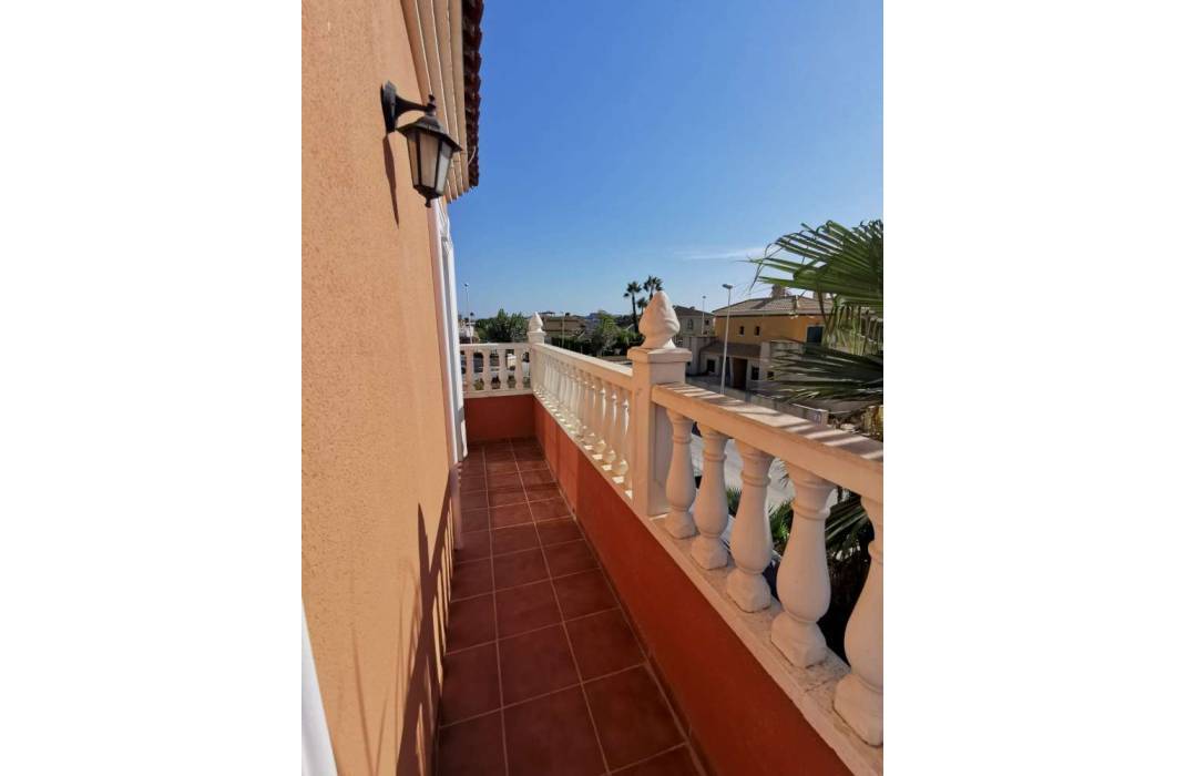 Revente - Maison / Villa individuelle - Almoradi
