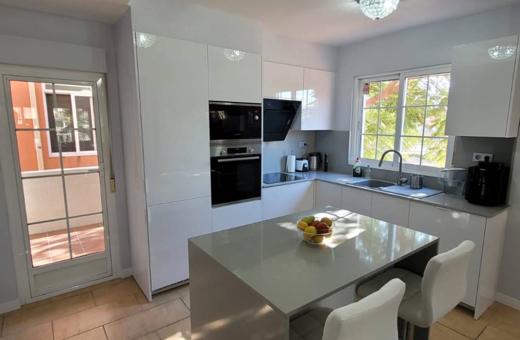 Revente - Maison / Villa individuelle - Almoradi
