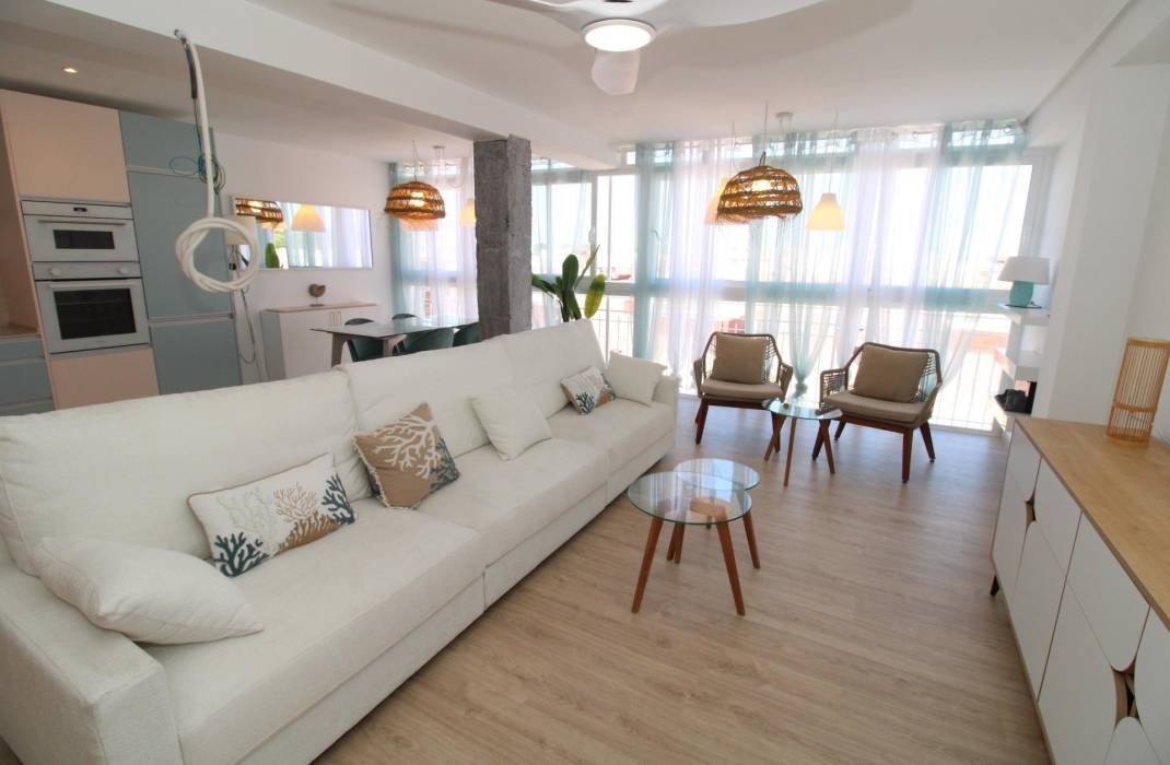 Revente - Penthouse - Lo Pagan - LA PUNTICA