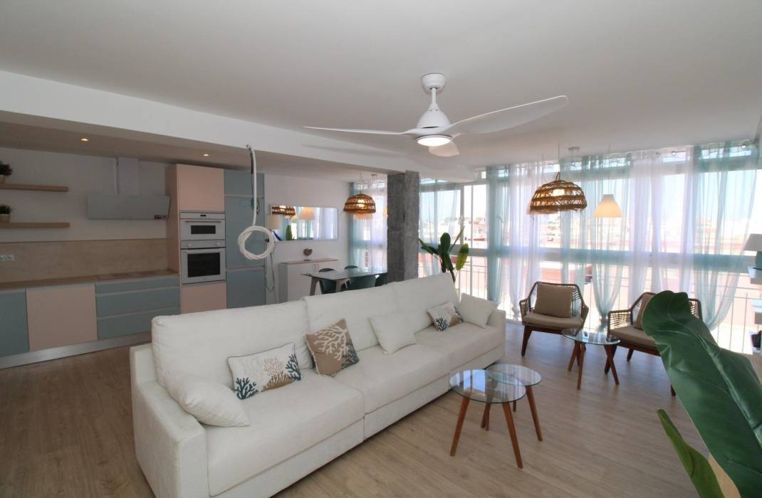 Revente - Penthouse - Lo Pagan - LA PUNTICA
