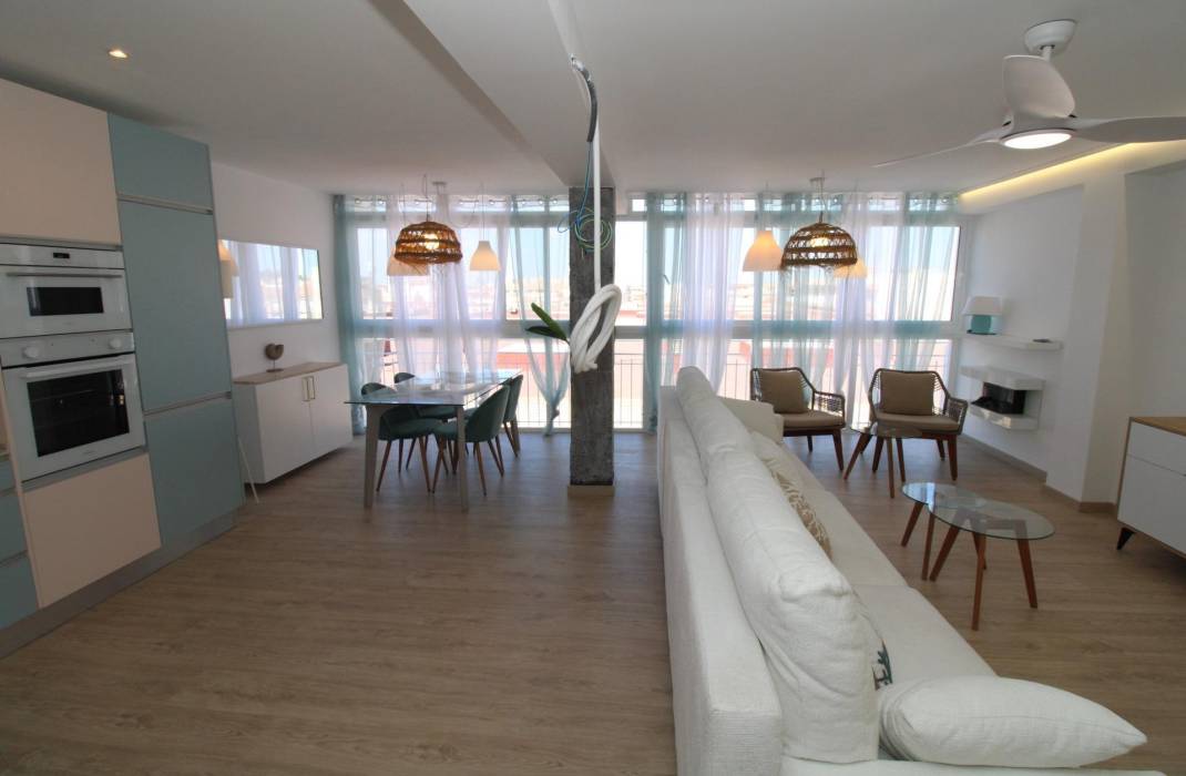 Revente - Penthouse - Lo Pagan - LA PUNTICA
