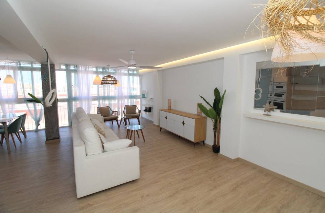 Revente - Penthouse - Lo Pagan - LA PUNTICA