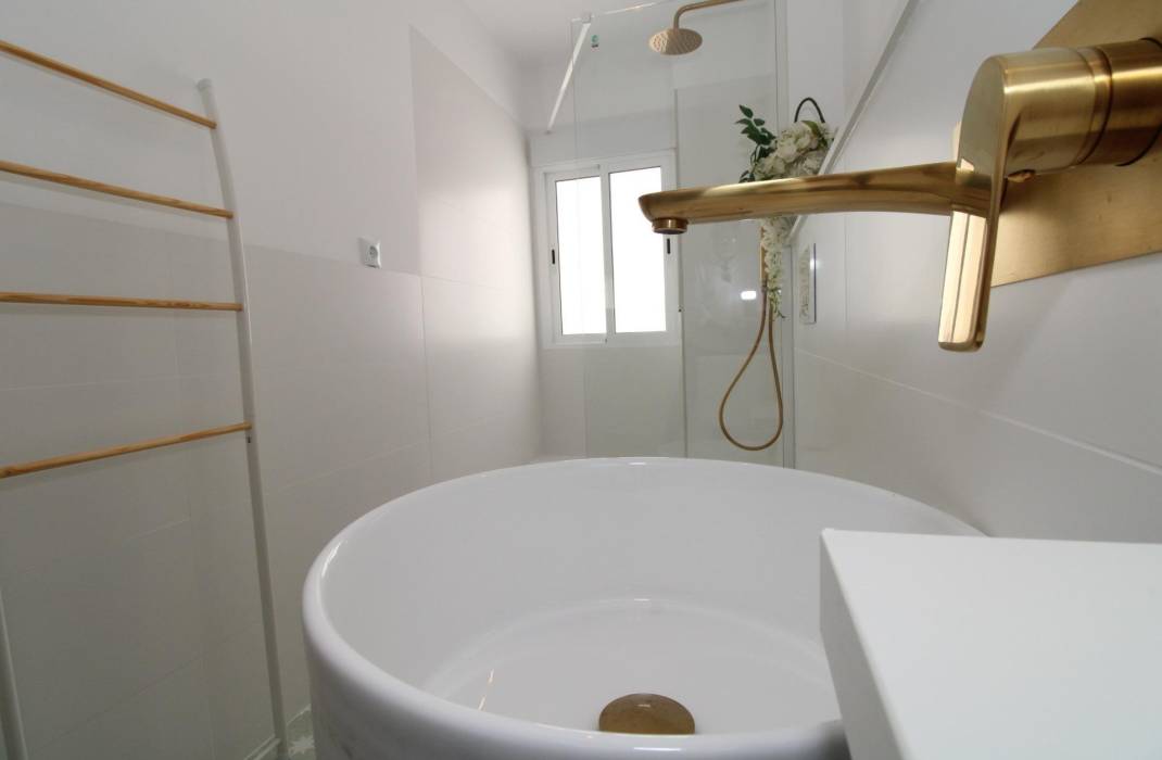 Revente - Penthouse - Lo Pagan - LA PUNTICA