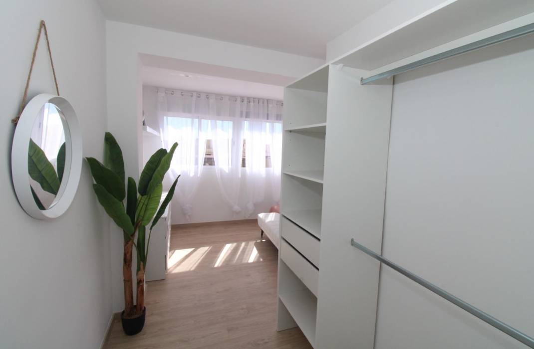 Revente - Penthouse - Lo Pagan - LA PUNTICA