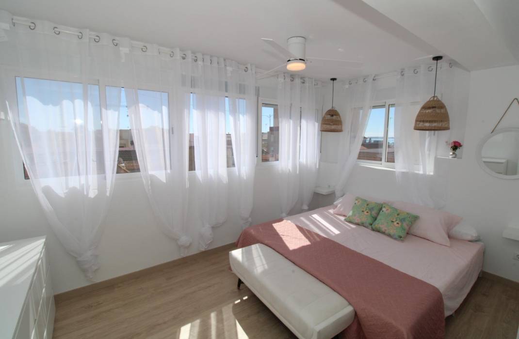 Revente - Penthouse - Lo Pagan - LA PUNTICA