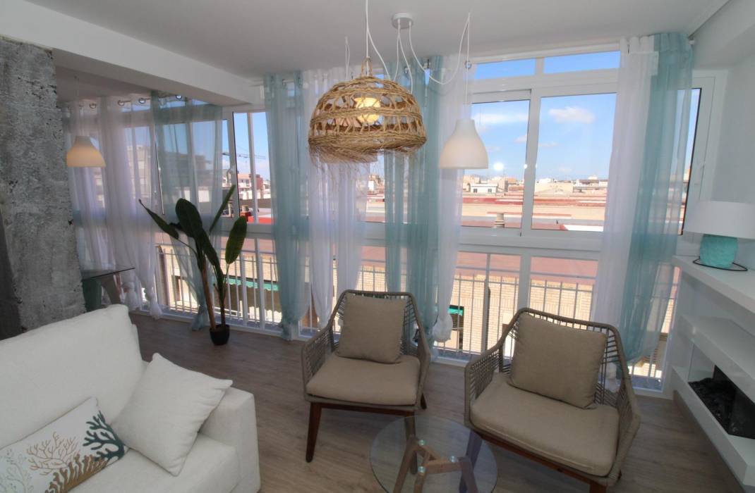 Revente - Penthouse - Lo Pagan - LA PUNTICA