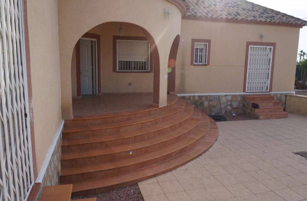 Revente - Platteland villa - Dolores