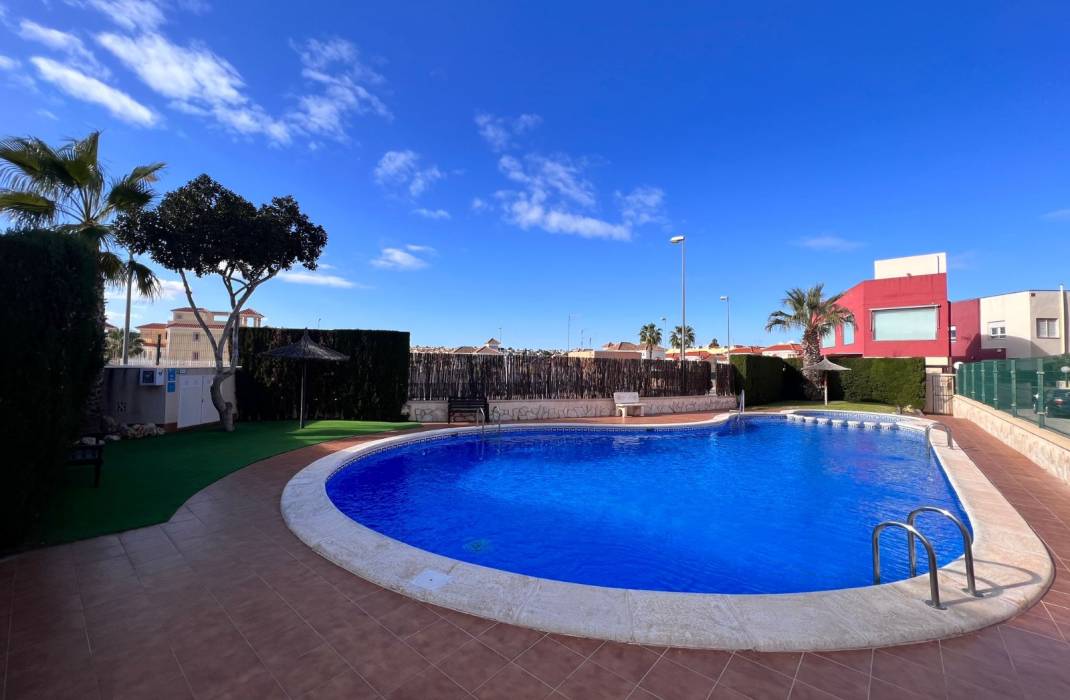 Revente - Semi Detached House - Orihuela Costa