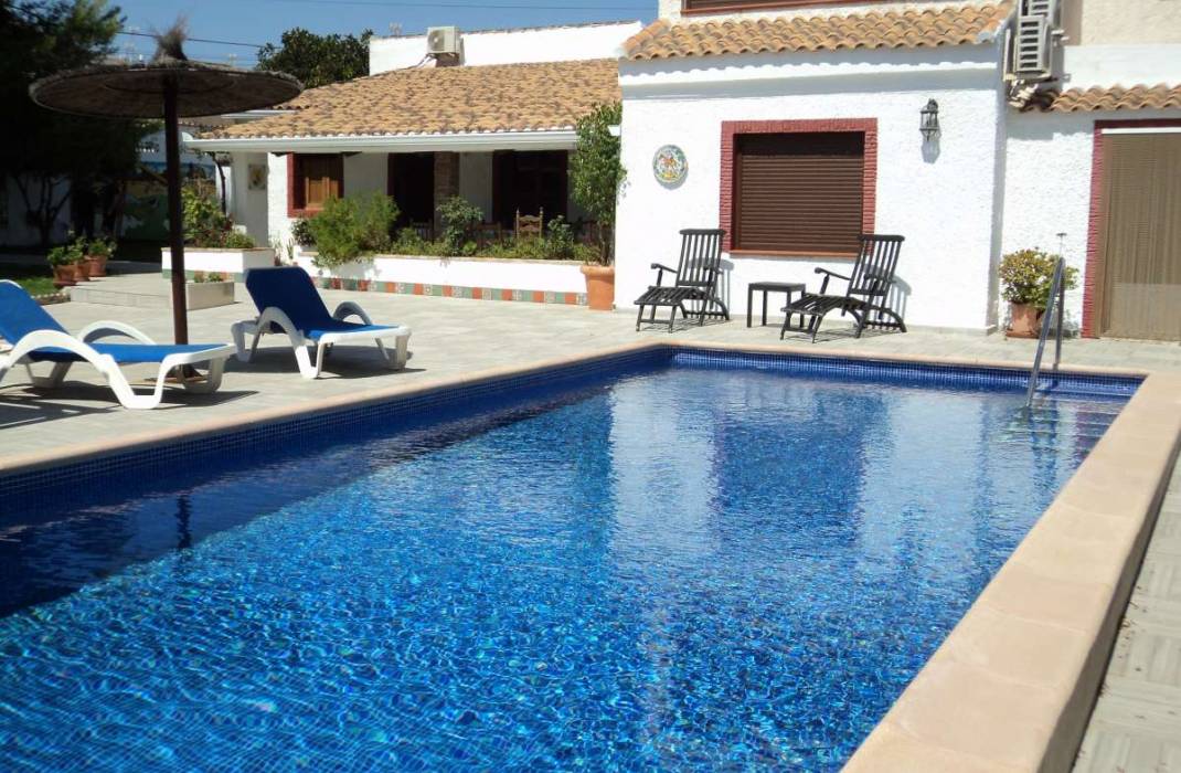 Revente - Villa - Orihuela Costa - Lomas de Cabo Roig