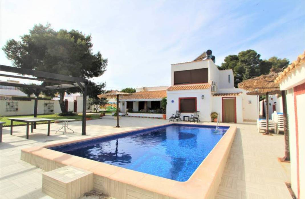 Revente - Villa - Orihuela Costa - Lomas de Cabo Roig