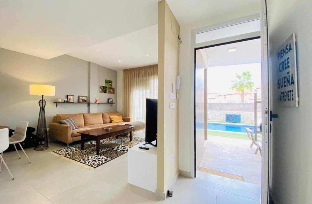 Revente - Villa - Orihuela Costa - Montezenia