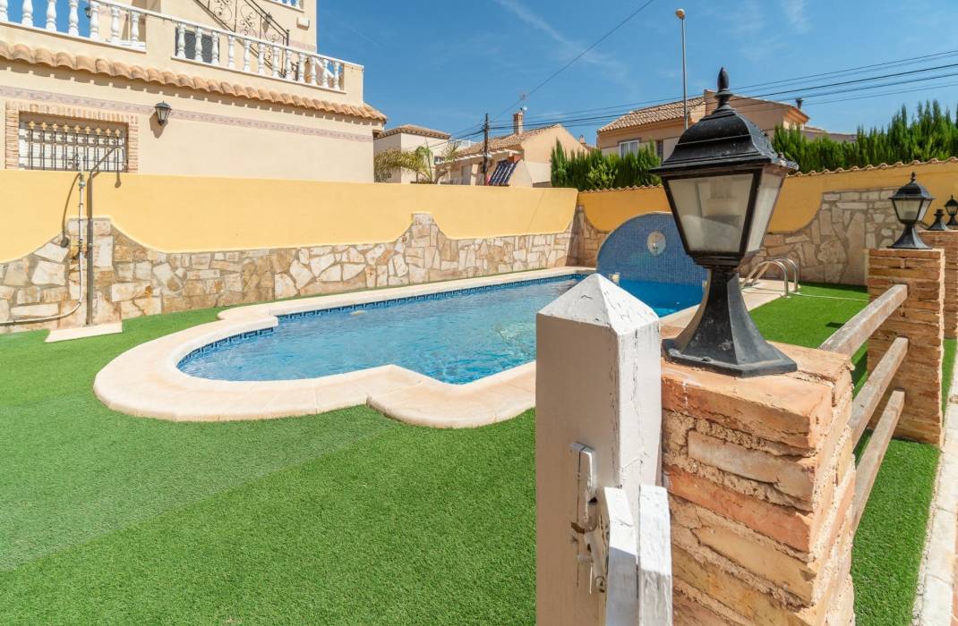 Revente - Villa - Orihuela Costa