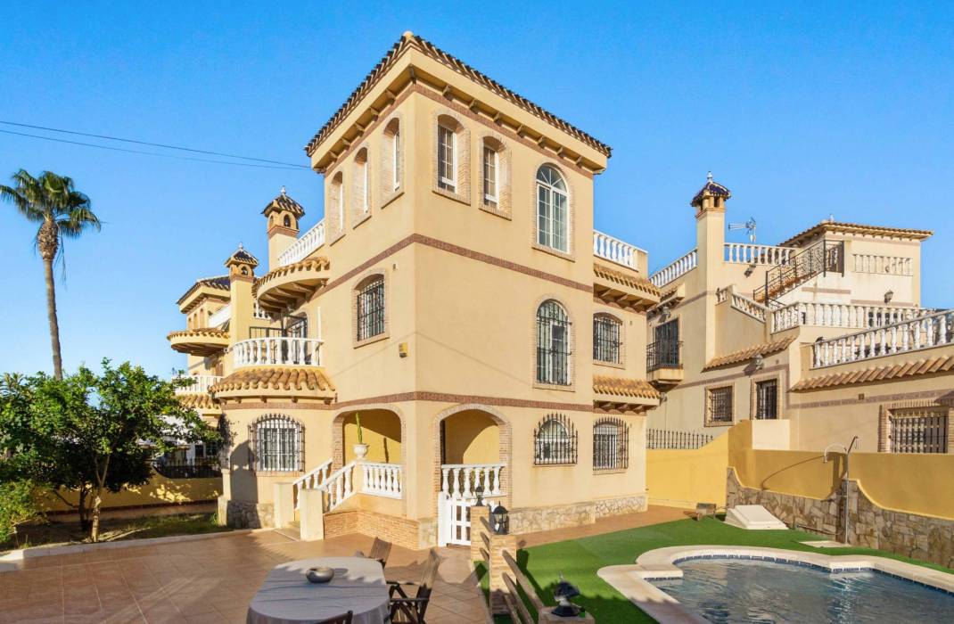 Revente - Villa - Orihuela Costa