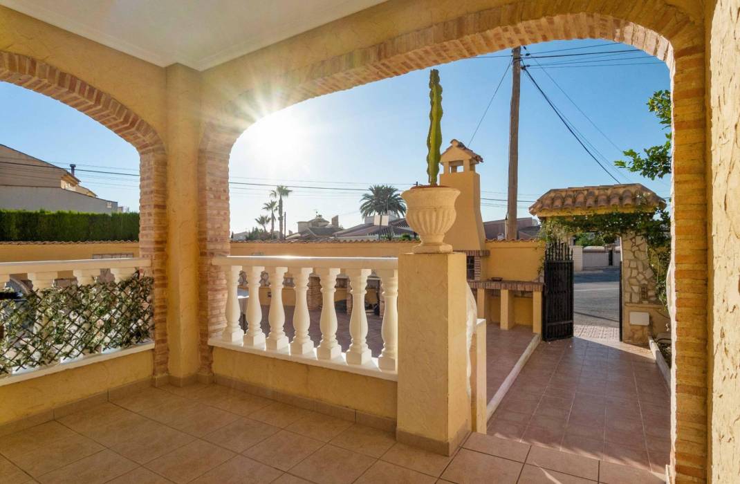 Revente - Villa - Orihuela Costa