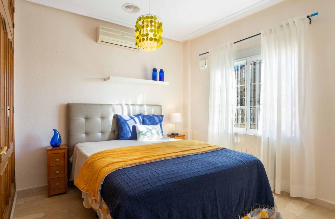Revente - Villa - Orihuela Costa
