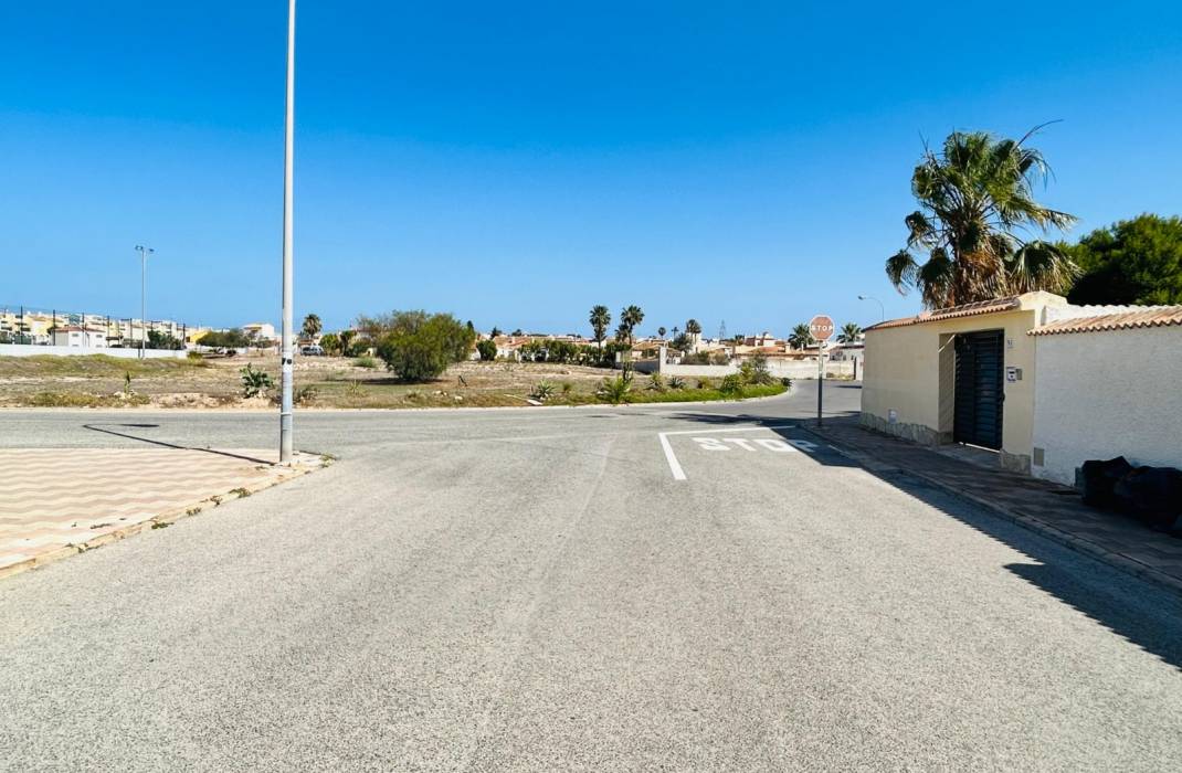 Revente - Villa - Torrevieja - La Siesta - El Salado -  Torreta